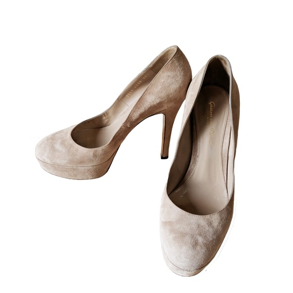 Gianvito Rossi Nude Suede Heels Round Toe Platform - Picture 2 of 8